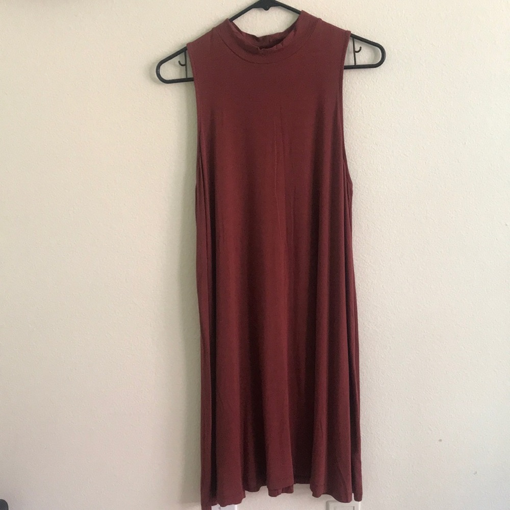 Mock neck sleeveless burgundy soft dress